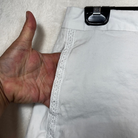 Joe Fresh Shorts Womens Size 10 White Embroidered Denim Embroidered Summer - Picture 2 of 9